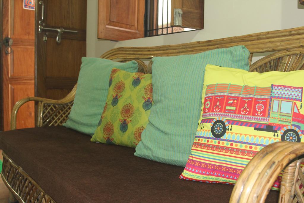 Lotus Paying Guesthouse Varanasi Bagian luar foto