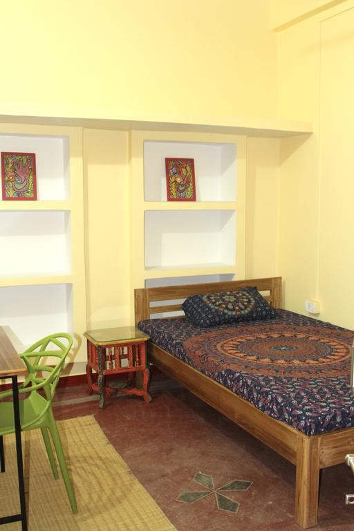 Lotus Paying Guesthouse Varanasi Bagian luar foto